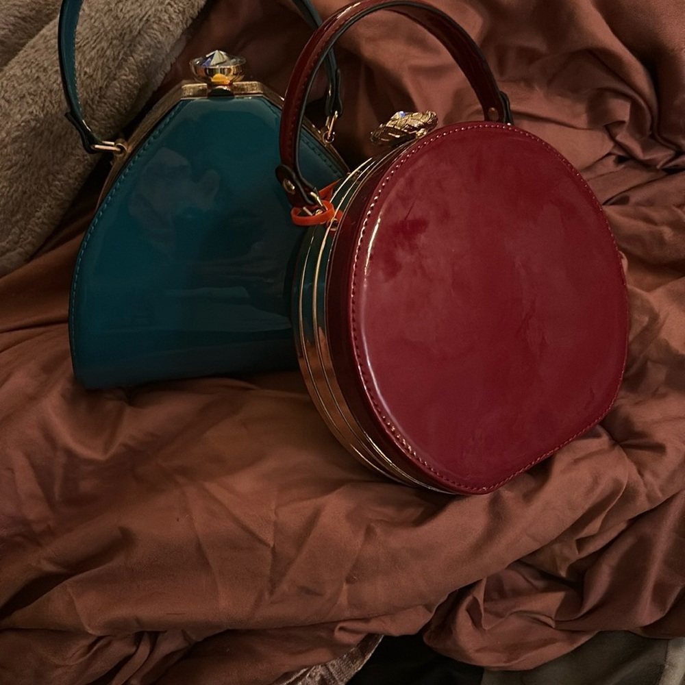 Elegant Red and Teal Women's Handbag Set